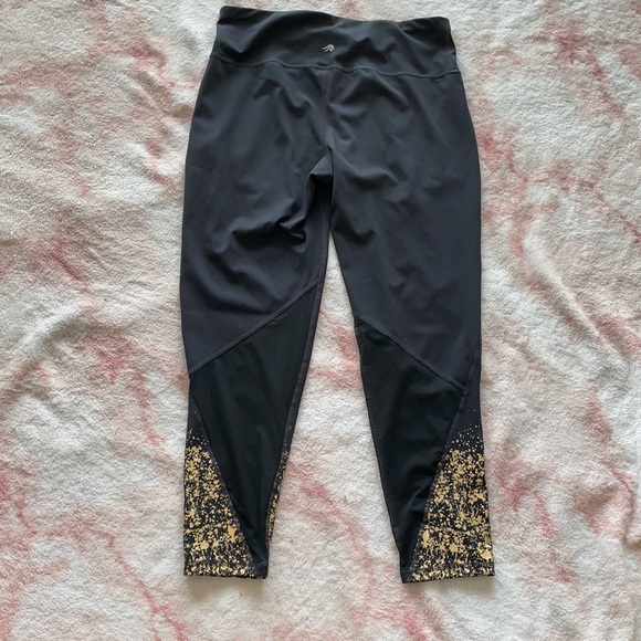 Ideology Athletic capri yoga leggings - Picture 2 of 4